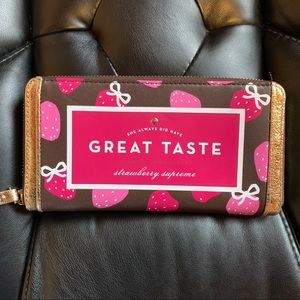 Rare! KATE SPADE Lacey wallet Creme de la Cream